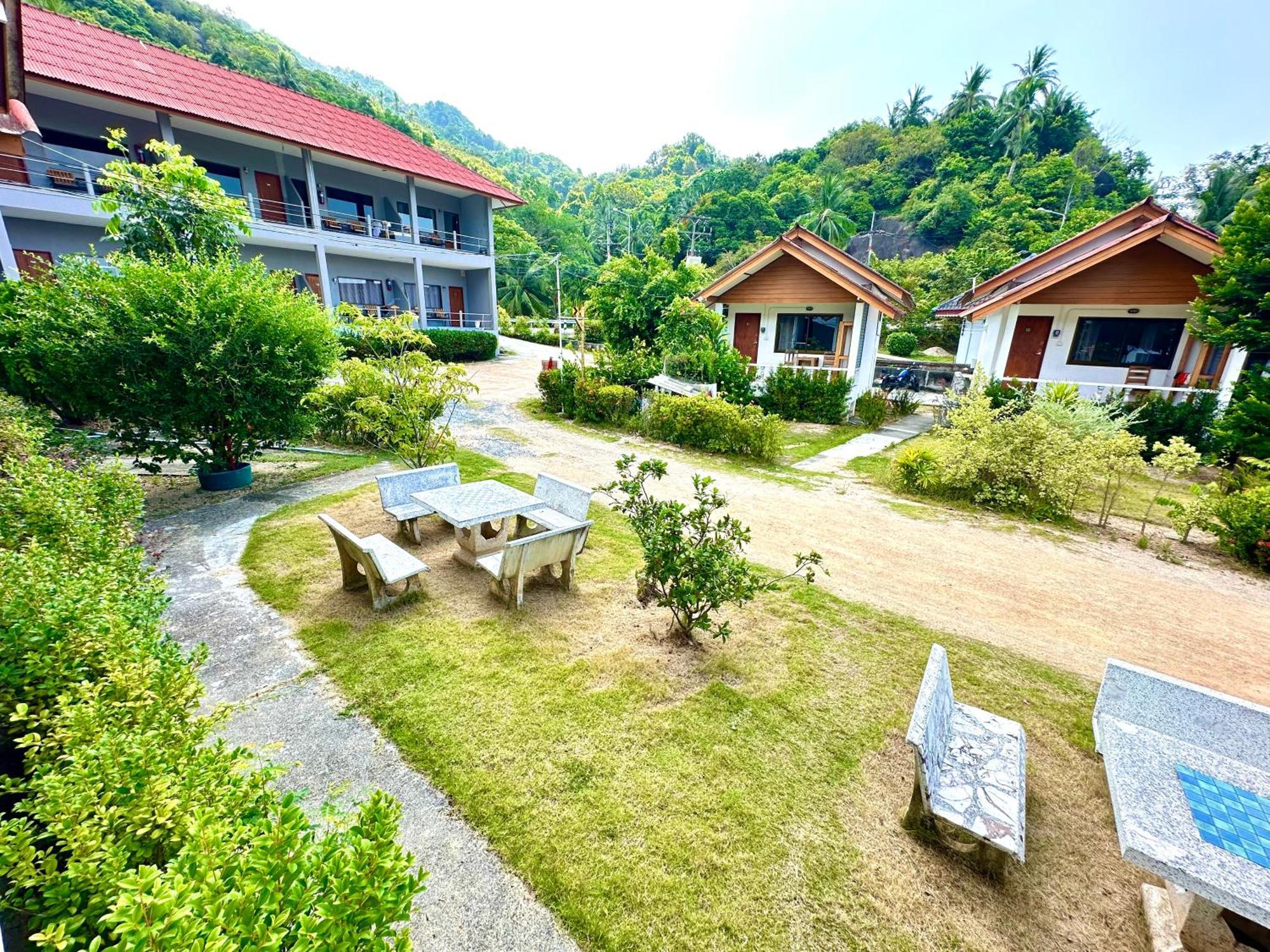 The Scenery Beach Resort Baan Khai Exterior photo