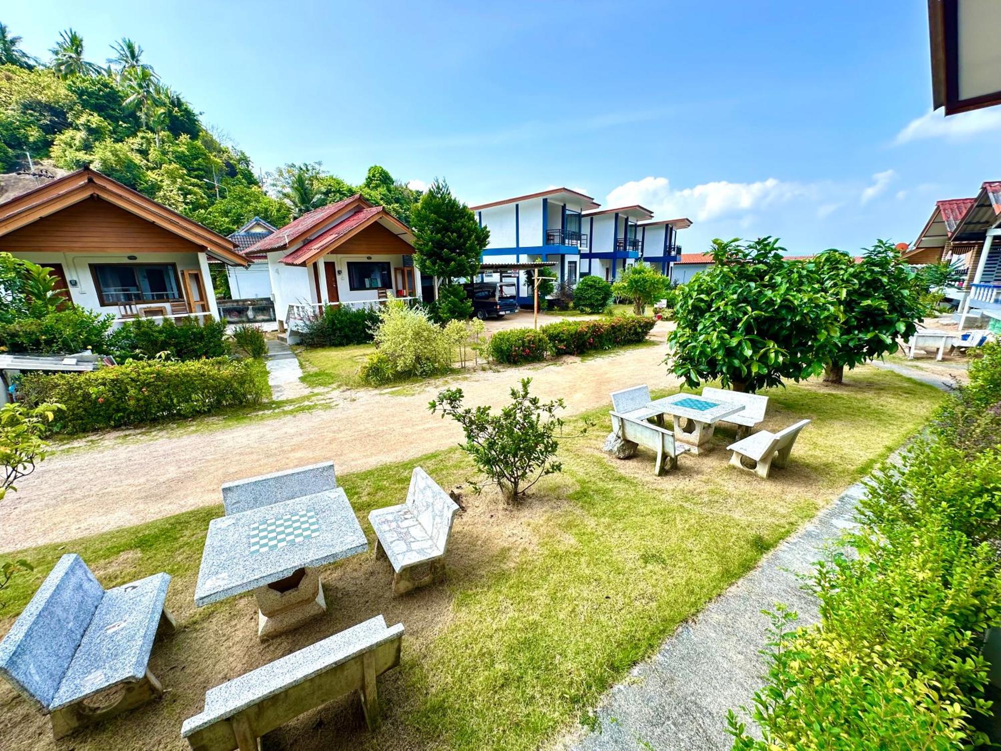 The Scenery Beach Resort Baan Khai Exterior photo